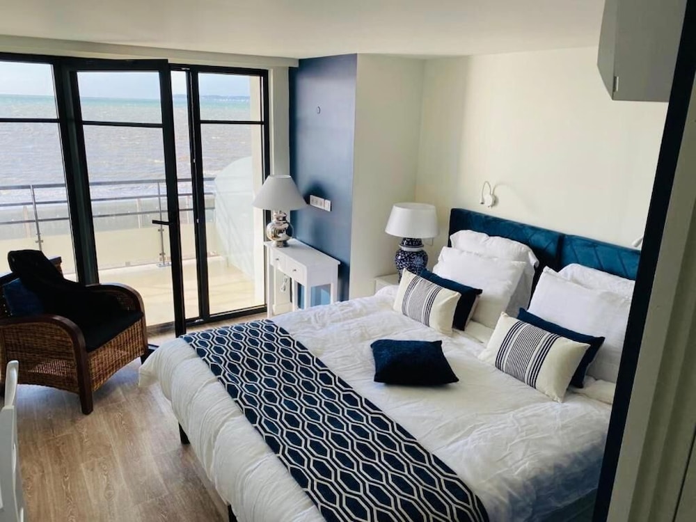 Comfort Room, Sea View