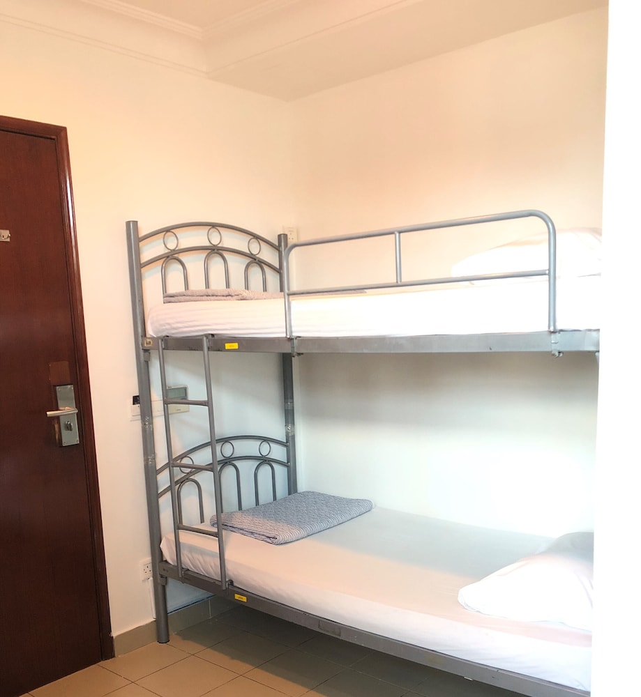 1 Bed in 4 Bed Mixed Dorm with Private Bathroom photo 3