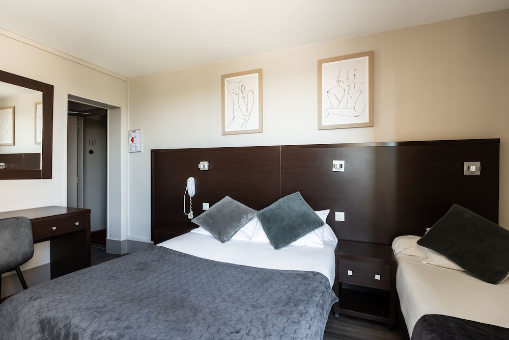Classic Triple Room photo 2