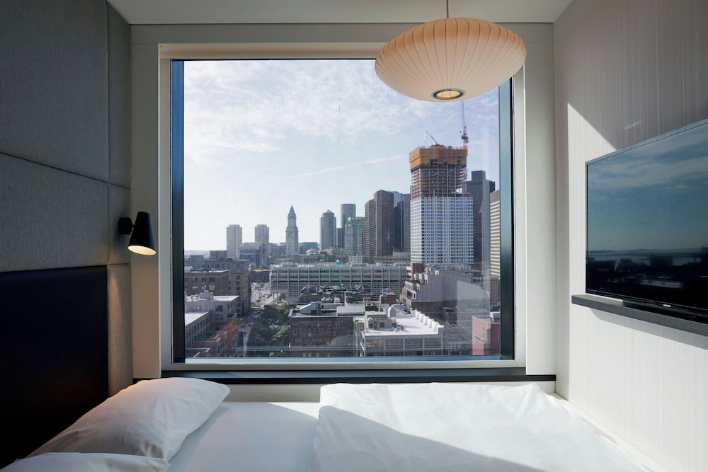 Premium Room, 1 King Bed (View) - Photo 12