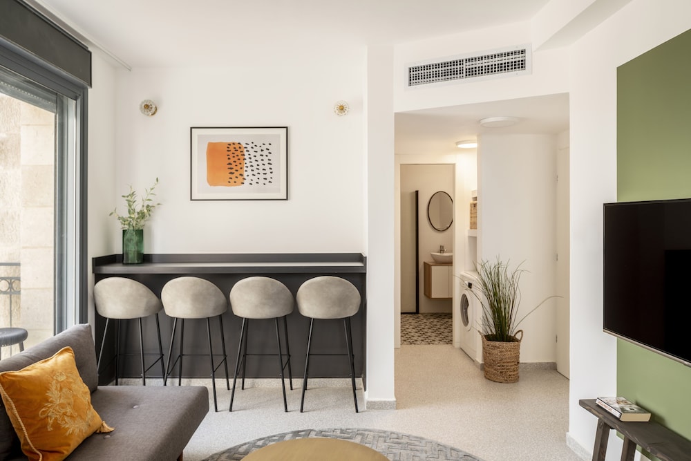 Deluxe Apartment, 1 Bedroom, Balcony photo 3