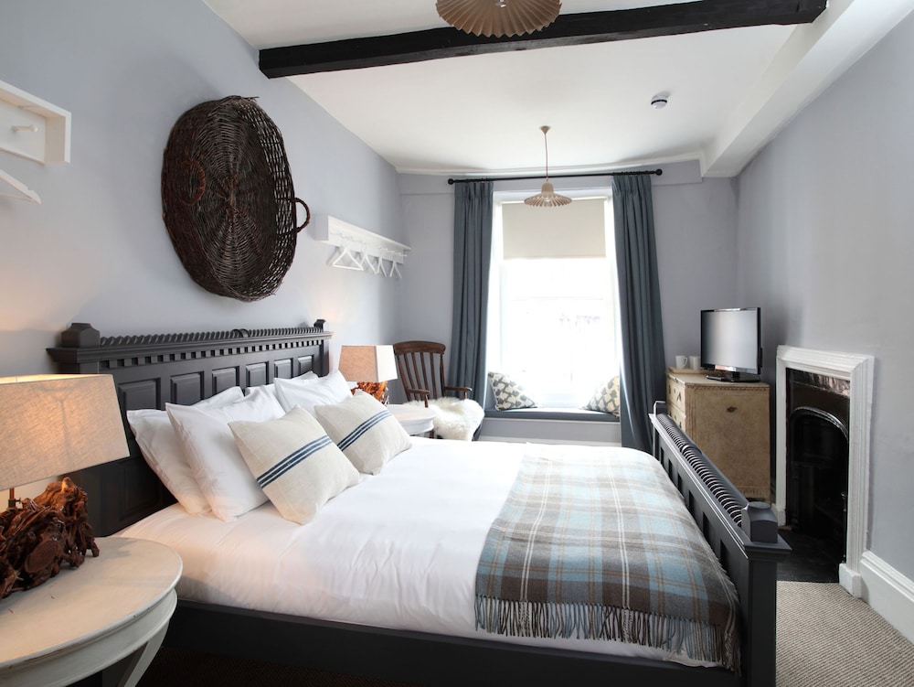 Superior Shared Dormitory, Ensuite photo 2