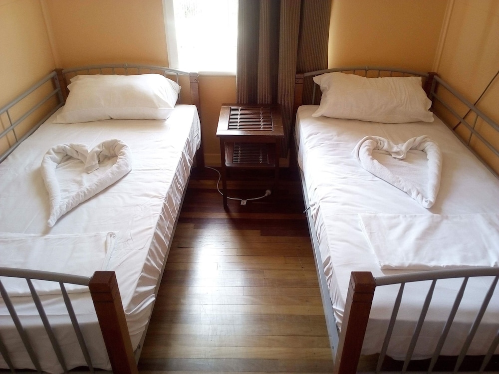 Standard Room, 2 Twin Beds, Non Smoking, Shared Bathroom (with Air Con) photo 3