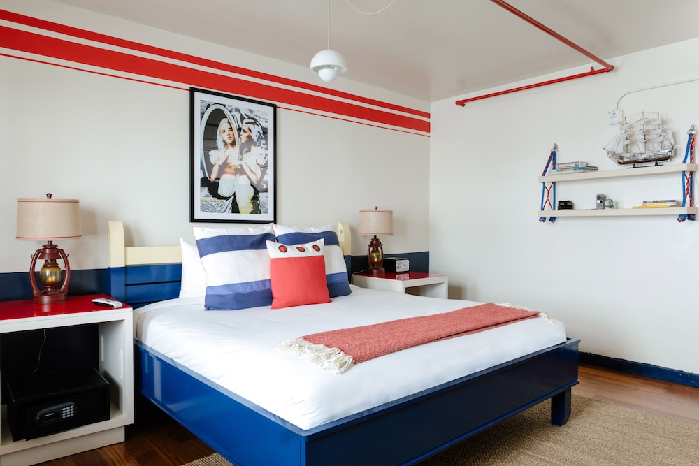 Premium King Suite