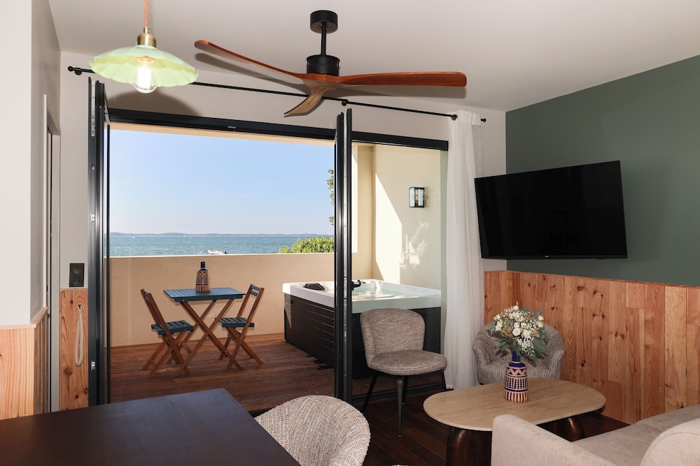 Suite Vue Mer Jacuzzi - Photo 4