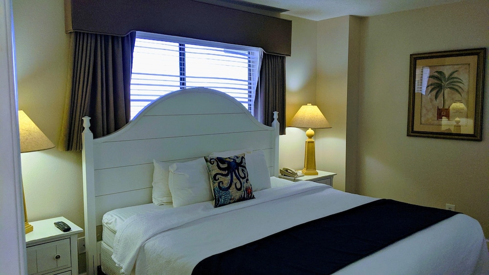 Traditional Suite, 1 King Bed with Sofa bed - Photo 3