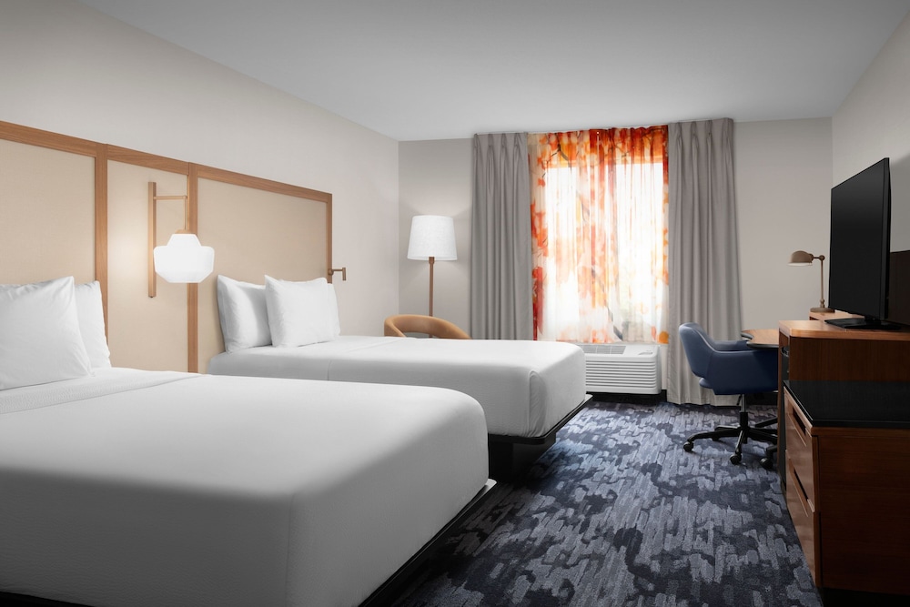 Room, 2 Queen Beds - Photo 4