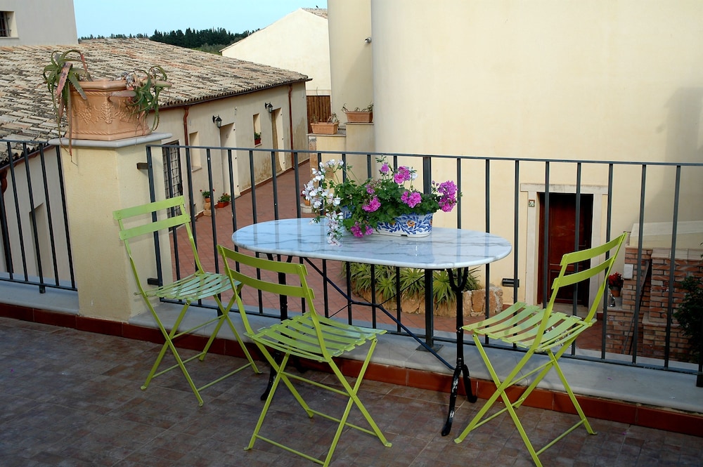 Apartment, 3 Bedrooms, Patio
