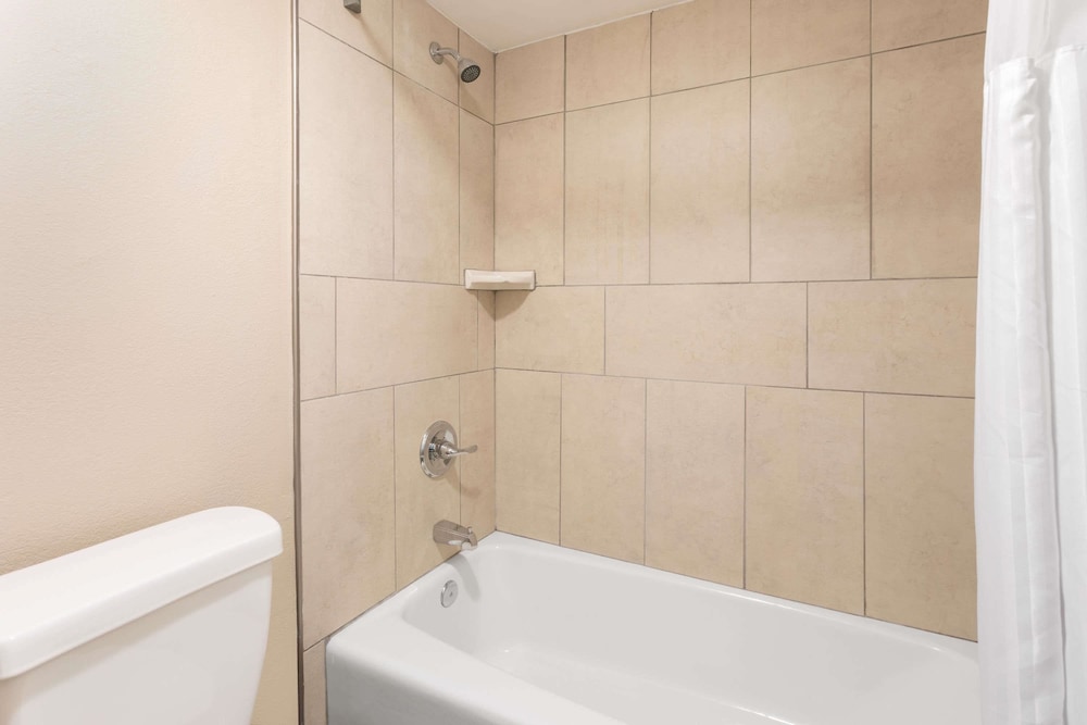 Room, 1 Double Bed, Accessible, Non Smoking (Mobility) photo 3