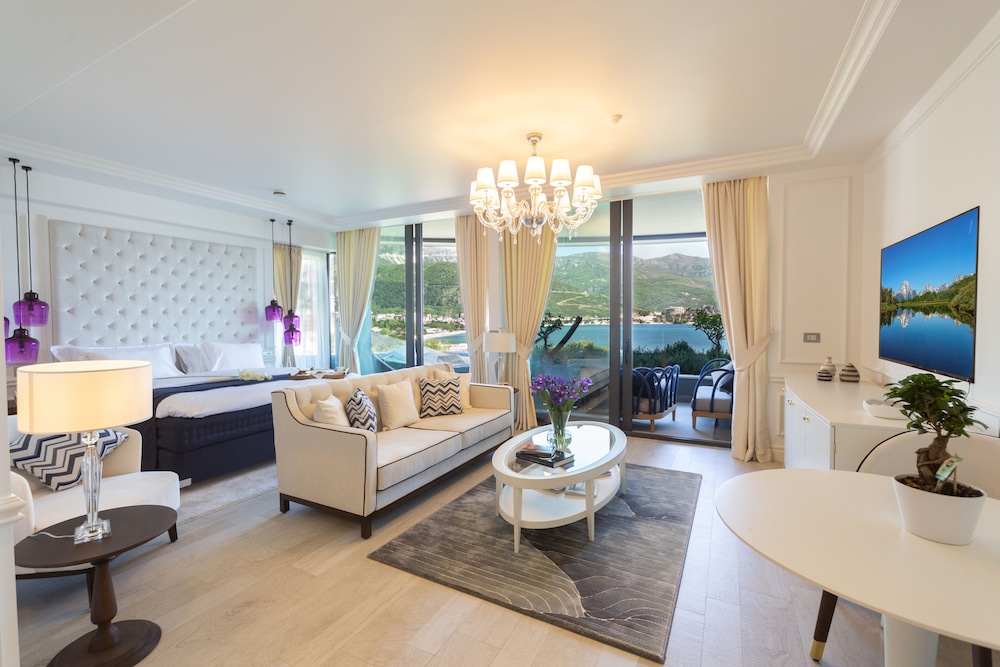 Executive Suite, Balcony, Sea View (Puccini)