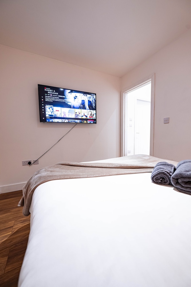 Executive Apartment, Ensuite, City View (Apt 1) - Photo 6