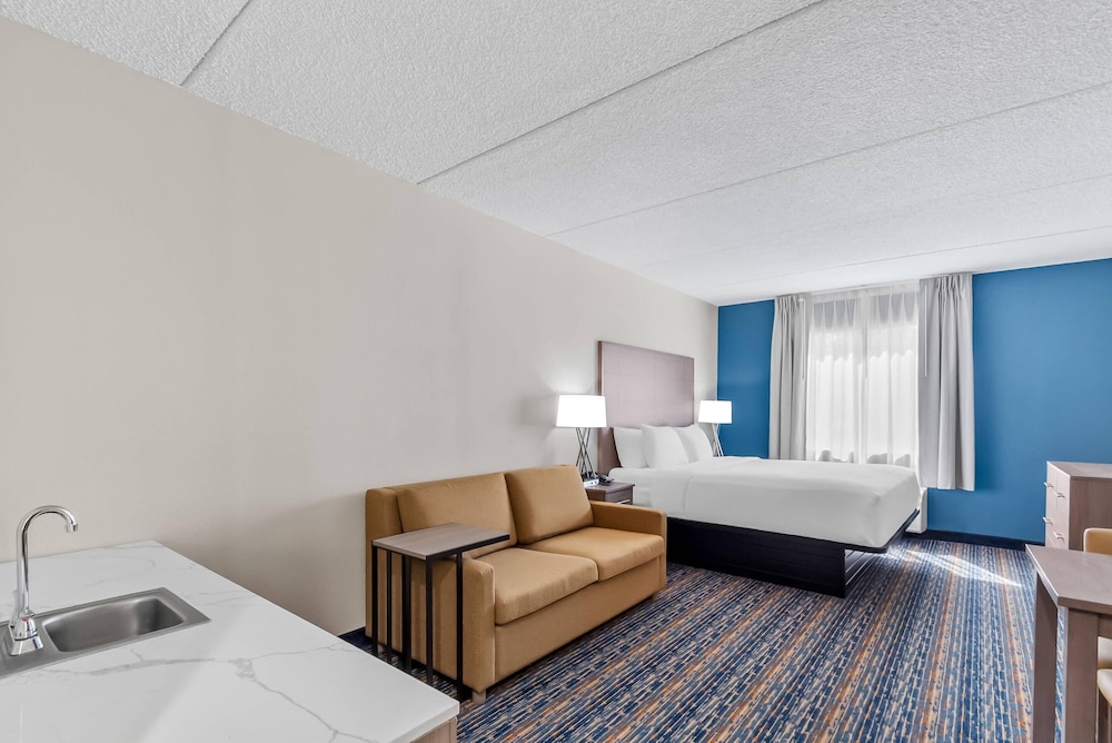 Suite, 1 King Bed, Non Smoking
