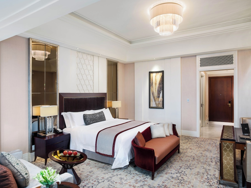 Room, 1 King Bed (Tower, View)