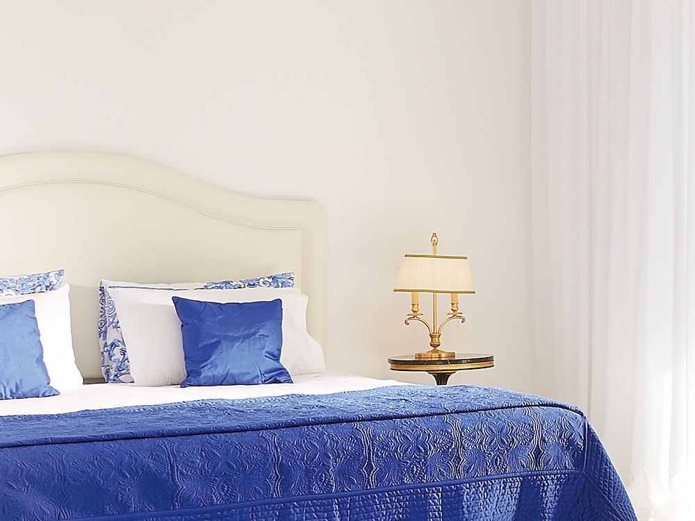 Deluxe Family Suite.