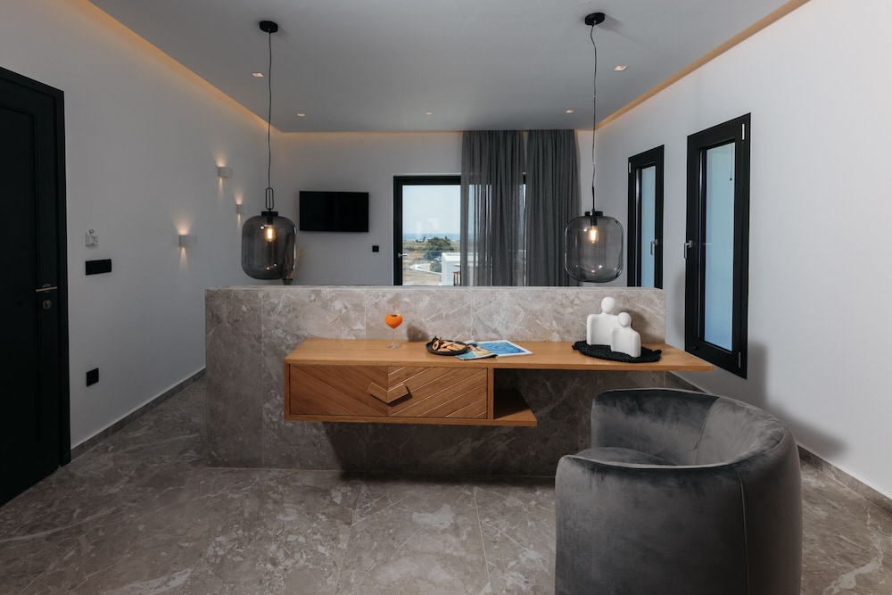 Deluxe Studio Suite, 1 Bedroom, Hot Tub, Sea View