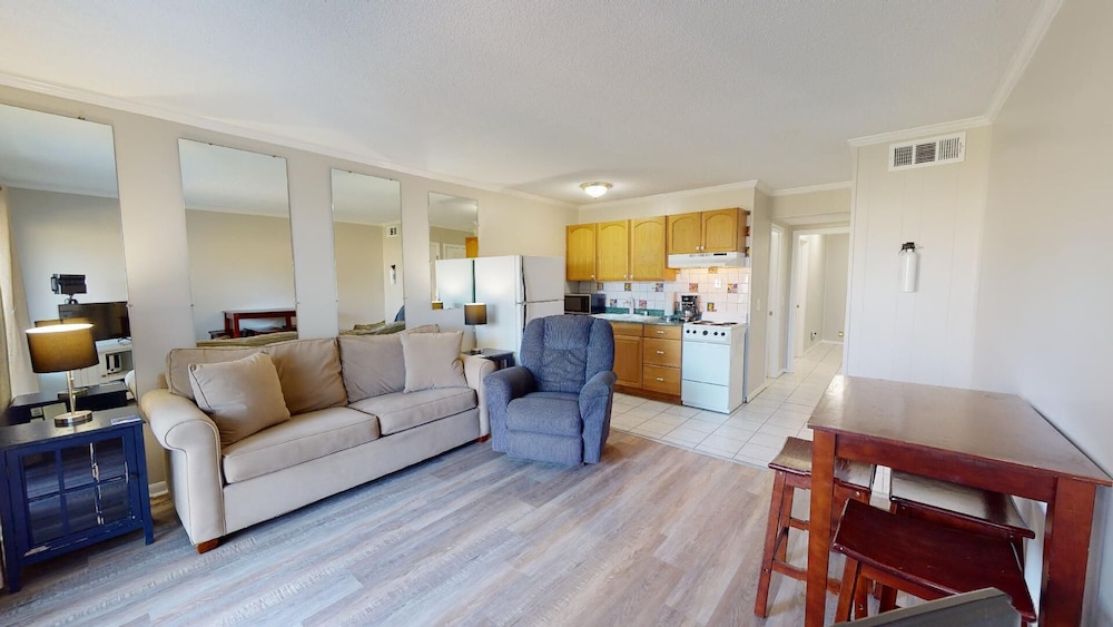 Condo (#A223 - No Pets)