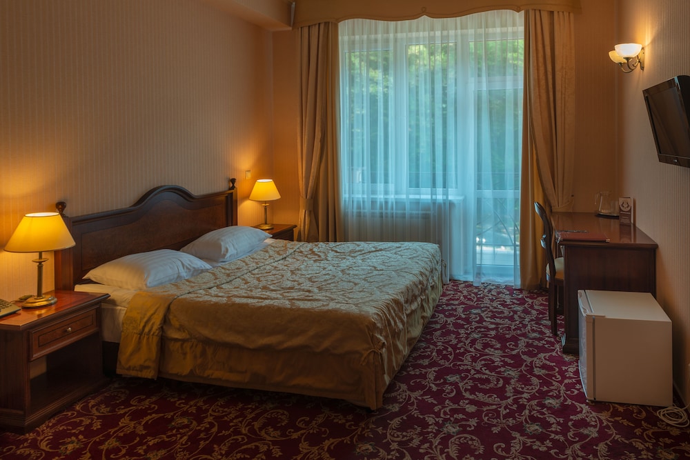 Luxury Suite, 1 King Bed with Sofa bed, Mountain View