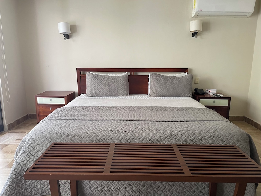 Luxury Junior Suite Lagoon View photo 3
