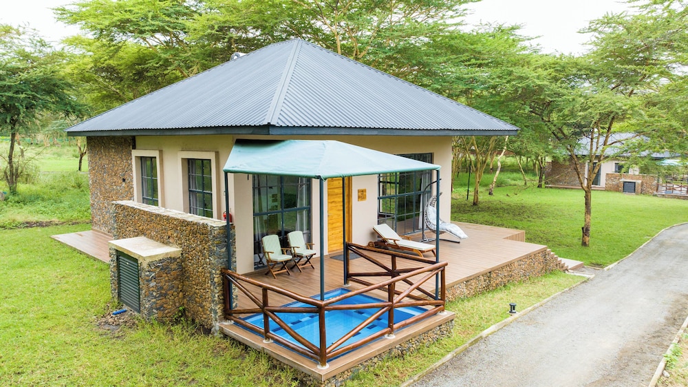 Luxury Villa, Garden View