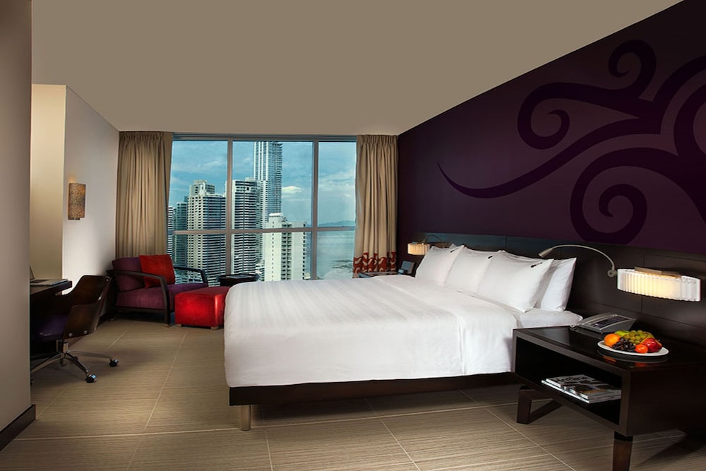 Deluxe Room, 1 King Bed, City View - Photo 3