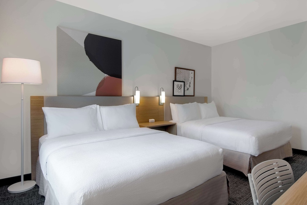 Room, 2 Queen Beds, Accessible, Bathtub (Mobility) photo 1