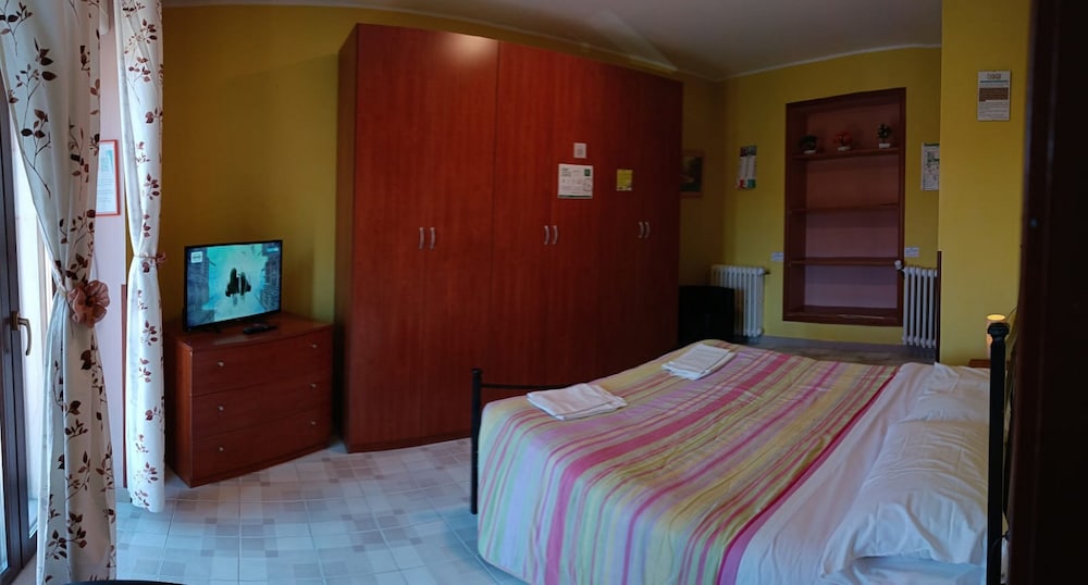 Deluxe Double Or Twin Room photo 1