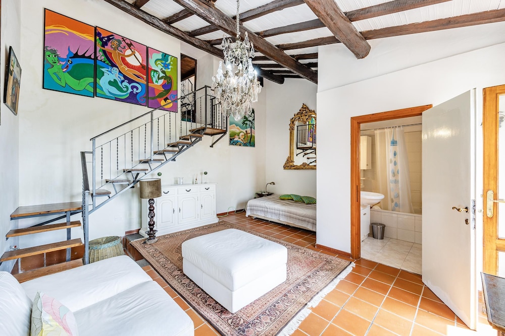 Villa photo 1