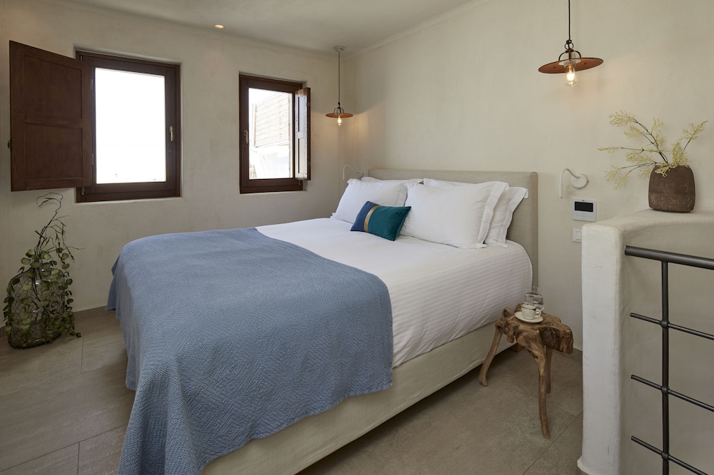 Duplex Suite with Outdoor Hot Tub