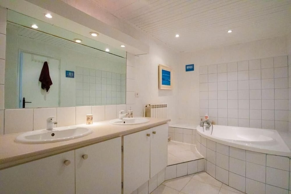 Family Townhome, 4 Bedrooms, Terrace, Courtyard View photo 2
