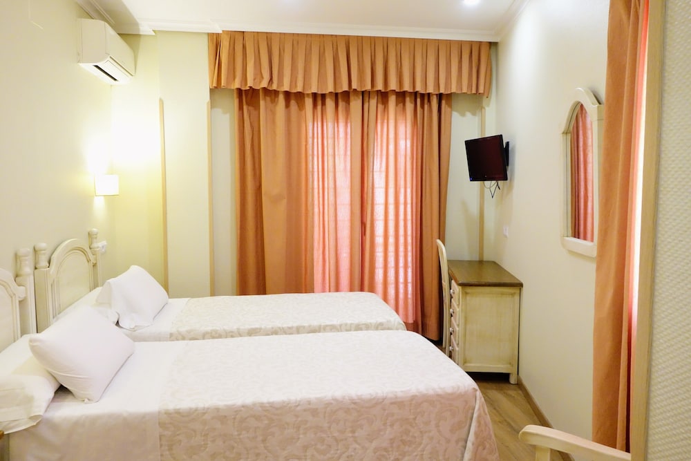Standard Double Room - Photo 1