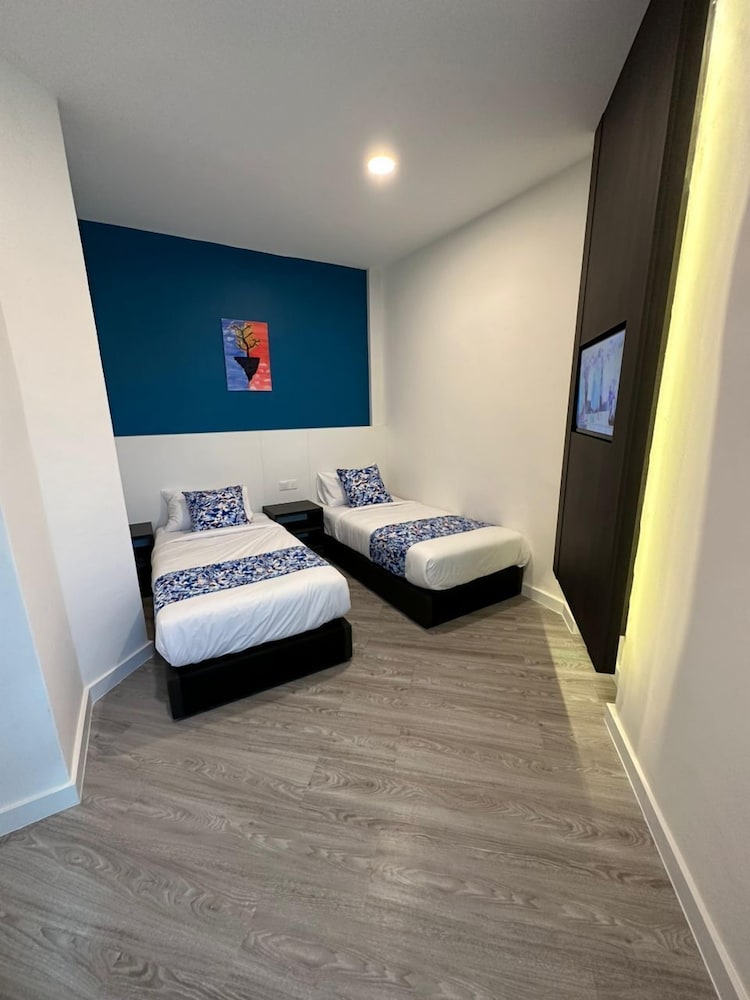 Twin Room - Photo 1