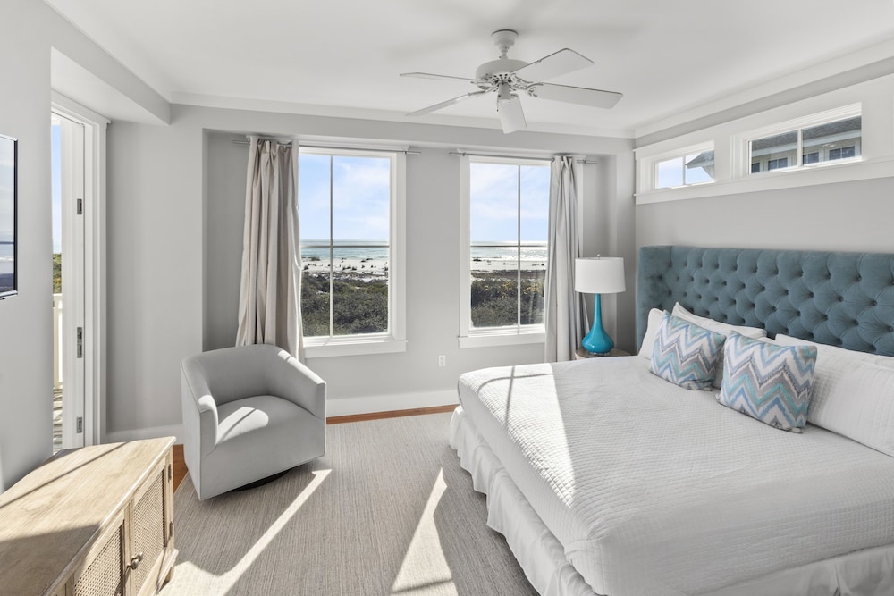 Condo, 3 Bedrooms