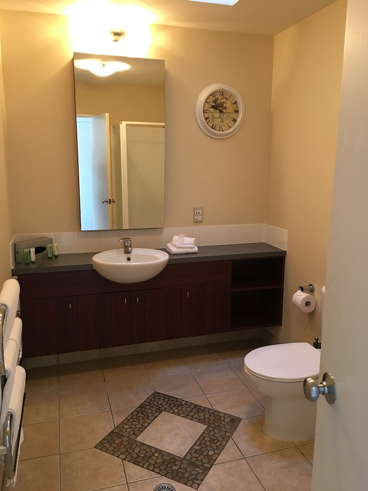 Chalet, 3 Bedrooms, Lake View - Photo 6