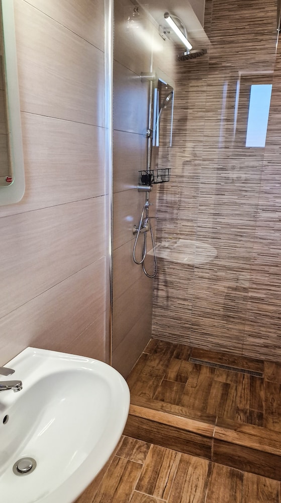 Standard Room - Photo 5