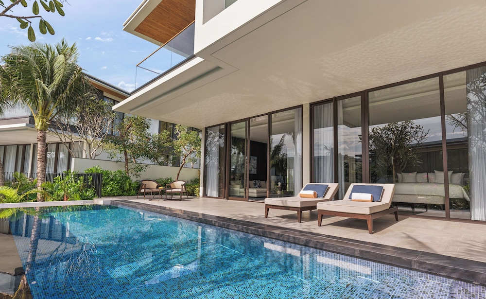 Lush Villa 3 Bedroom with Pool - Photo 3