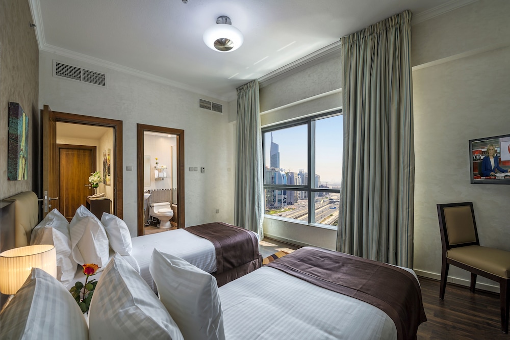 Deluxe Apartment, 2 Bedrooms, Partial Lake View photo 3