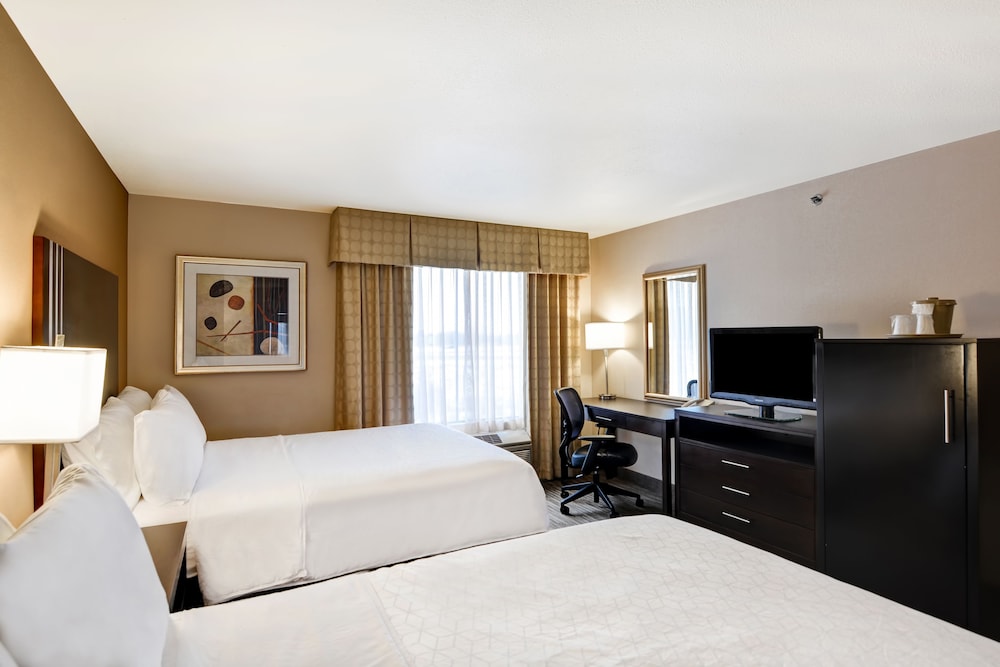 Suite, 2 Queen Beds, Accessible (Communications, Roll-In Shower)