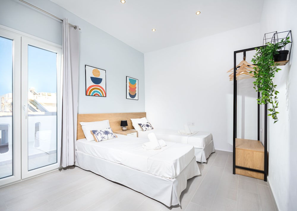 Economy Room (Epsilon)