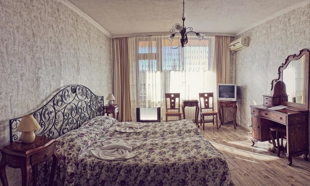 Deluxe Double Or Twin Room, Balcony, Mountain View photo 2