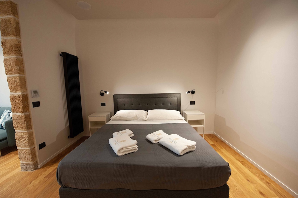 Deluxe Apartment, 1 Queen Bed, City View photo 1