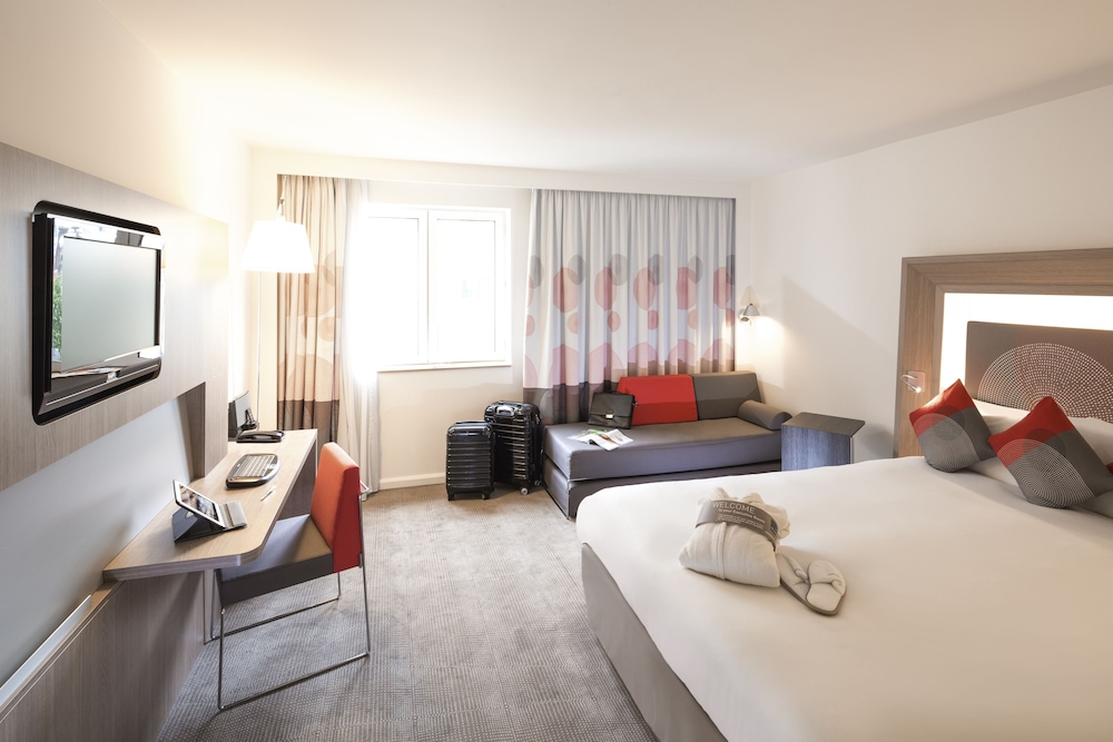 Family Room, Multiple Beds, Bathtub photo 3