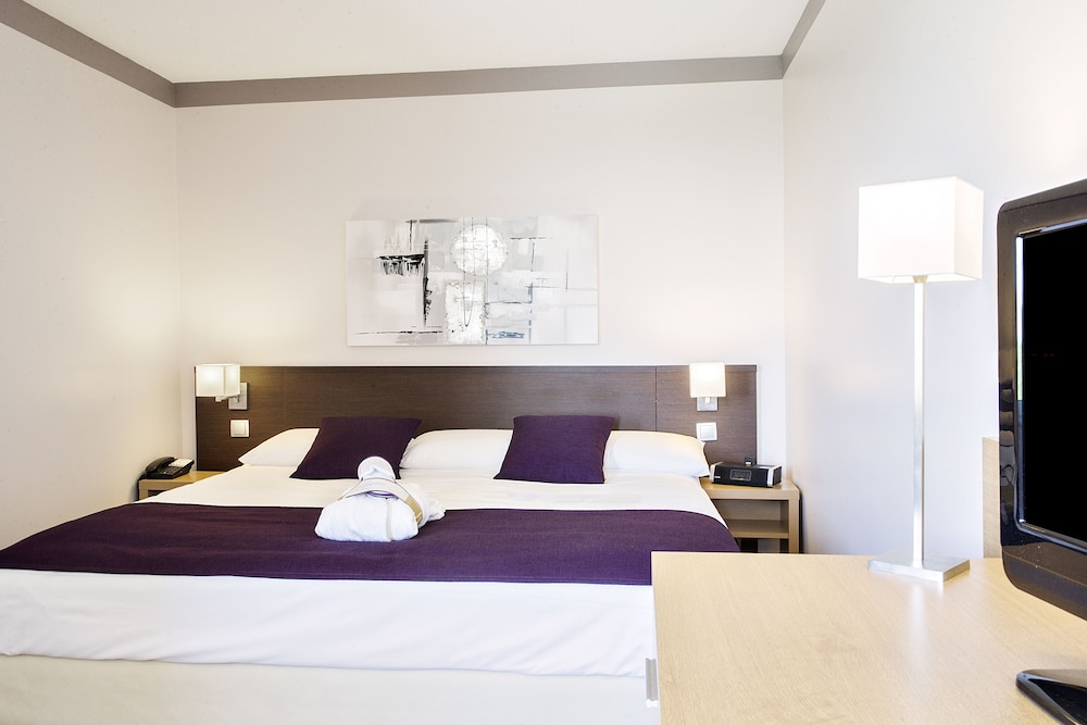 Suite, 1 Double Bed - Photo 2