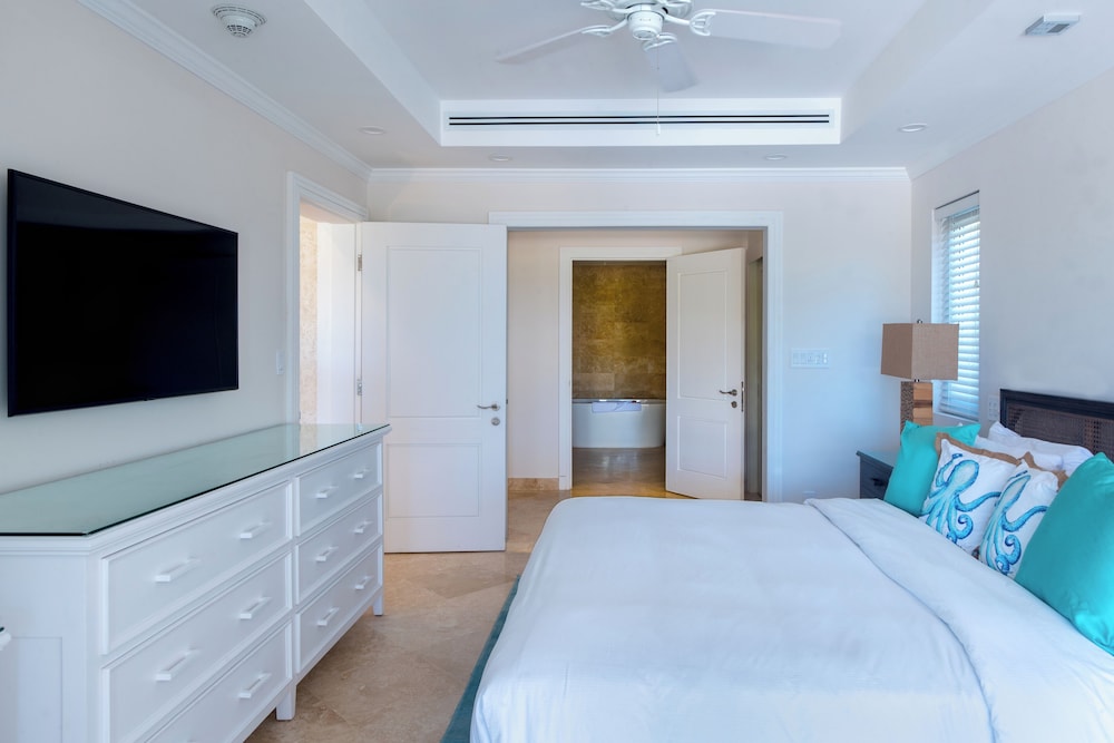 Luxury Suite, 3 Bedrooms, Private Pool, Ocean View - Photo 3