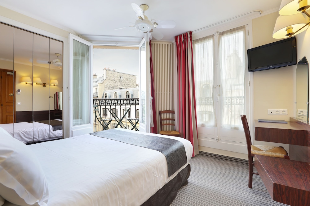 Family Room, Connecting Rooms