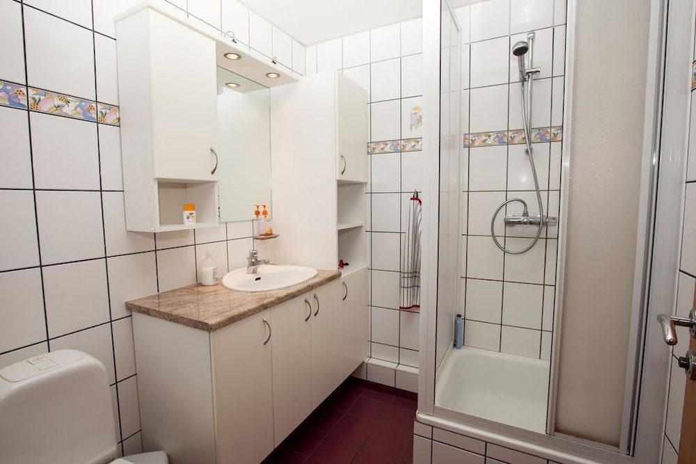 Economy Double or Twin Room, Shared Bathroom photo 3