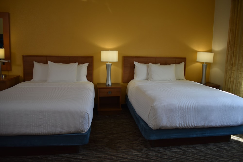 Standard Room, 2 Queen Beds, Non Smoking