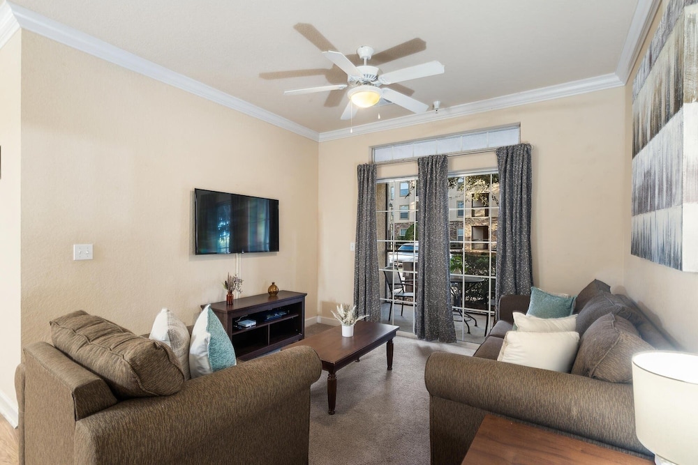 Condo, 2 Bedrooms