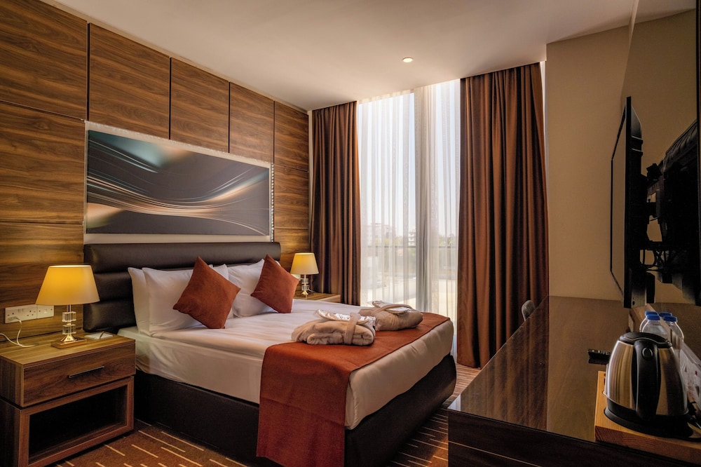 Economy Room