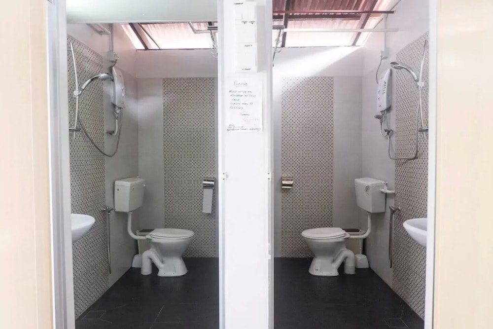 Basic Triple Room, Non Smoking - Photo 9