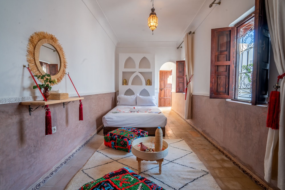 Standard Double Room - Photo 9